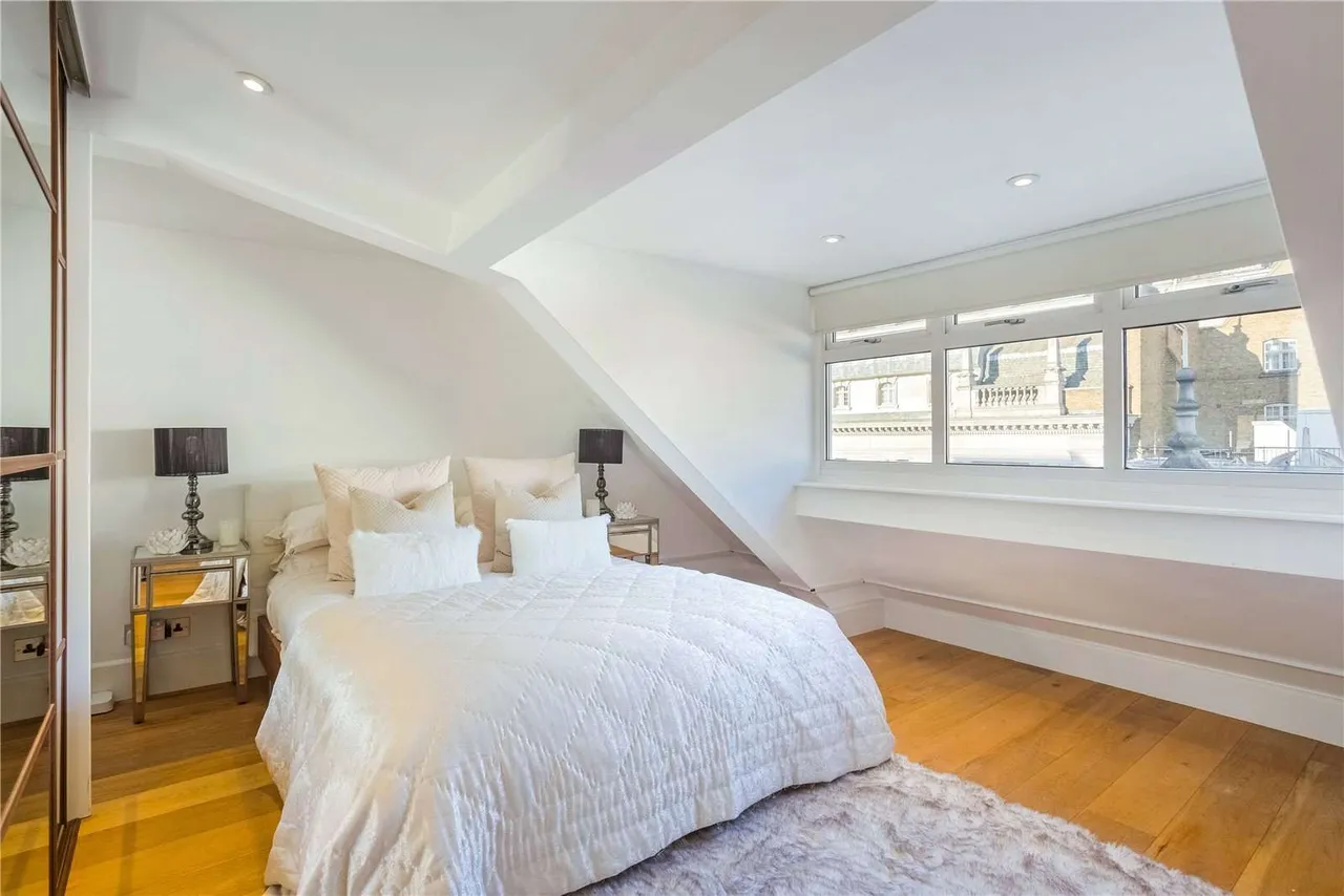 Bank Chambers, 25 Jermyn Street, London, SW1Y 6HR, photo 6