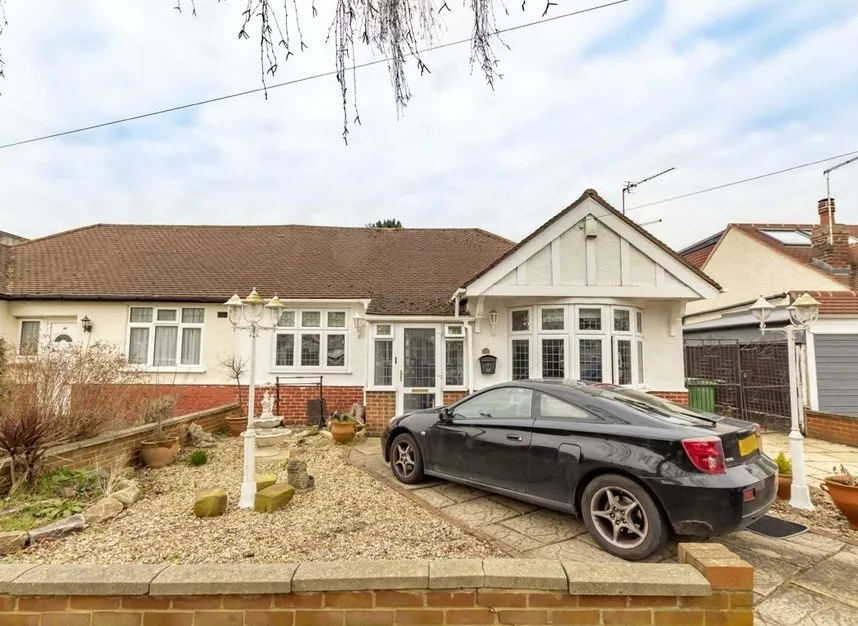 2 bed house to rent, Pembridge Avenue, Twickenham, TW2
