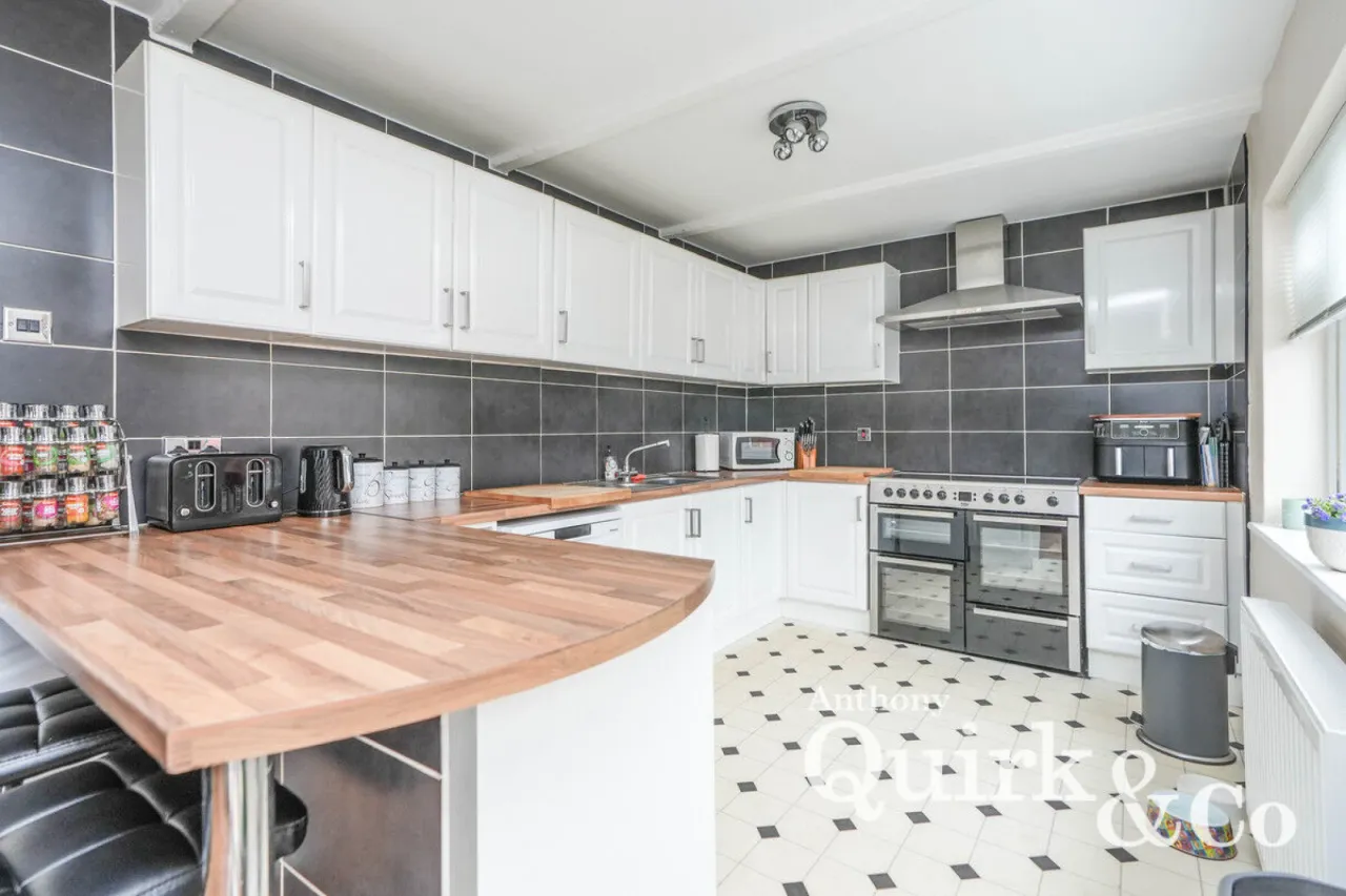 Dalen Avenue, Canvey Island, SS8, photo 6