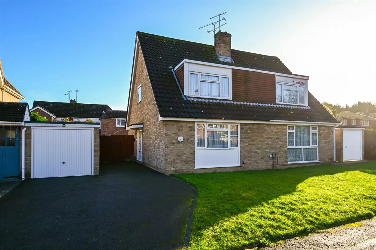 Greenleas Close, Yateley, GU46, photo 13