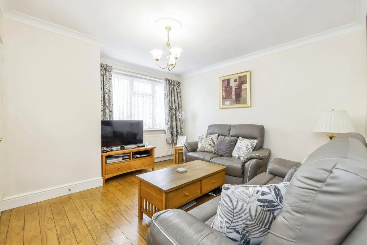 Long Elmes, Harrow, HA3, photo 2