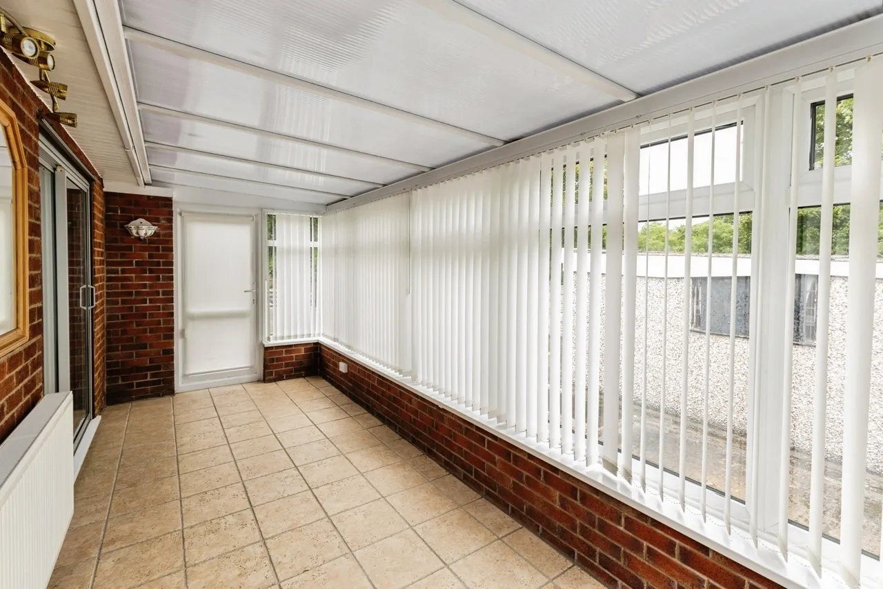 Hall View, Caego, LL11, photo 13