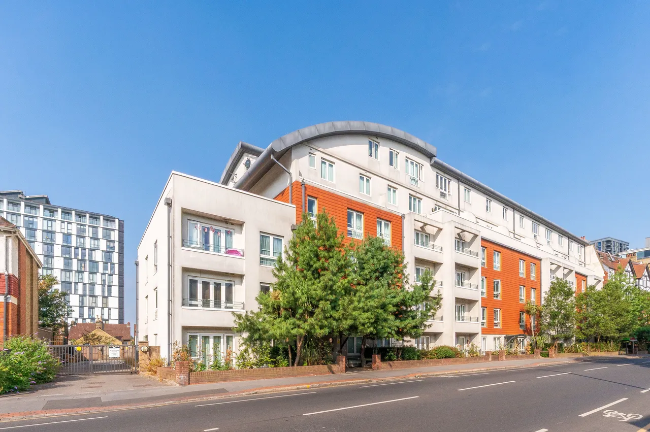 2 bed flat for sale — Flat 13, 88 Park Lane, Croydon