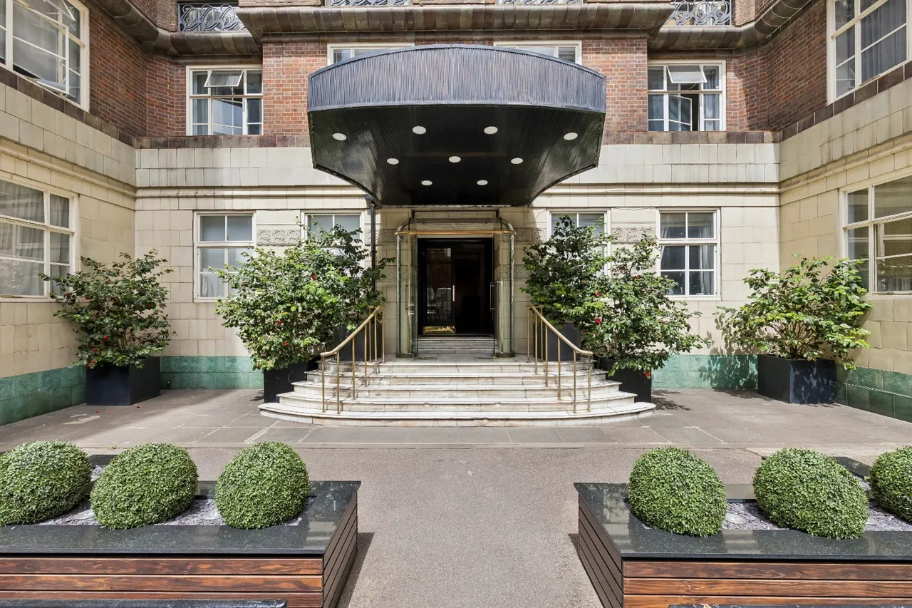 Hertford Street, London, W1J, photo 4