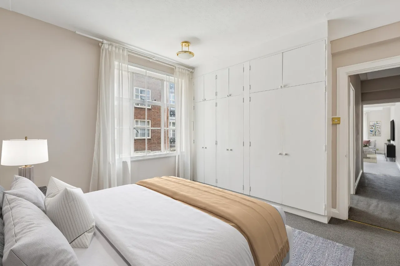 Hertford Street, London, W1J, photo 5