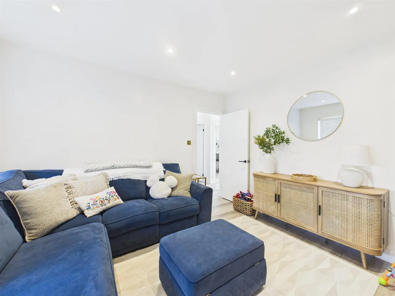 Northdown Close, Ruislip, HA4 6JY, photo 2