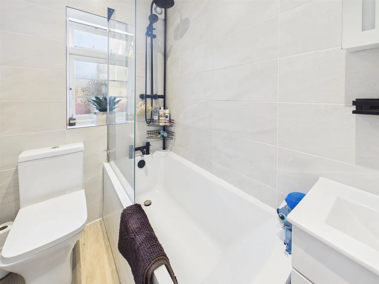 Northdown Close, Ruislip, HA4 6JY, photo 4