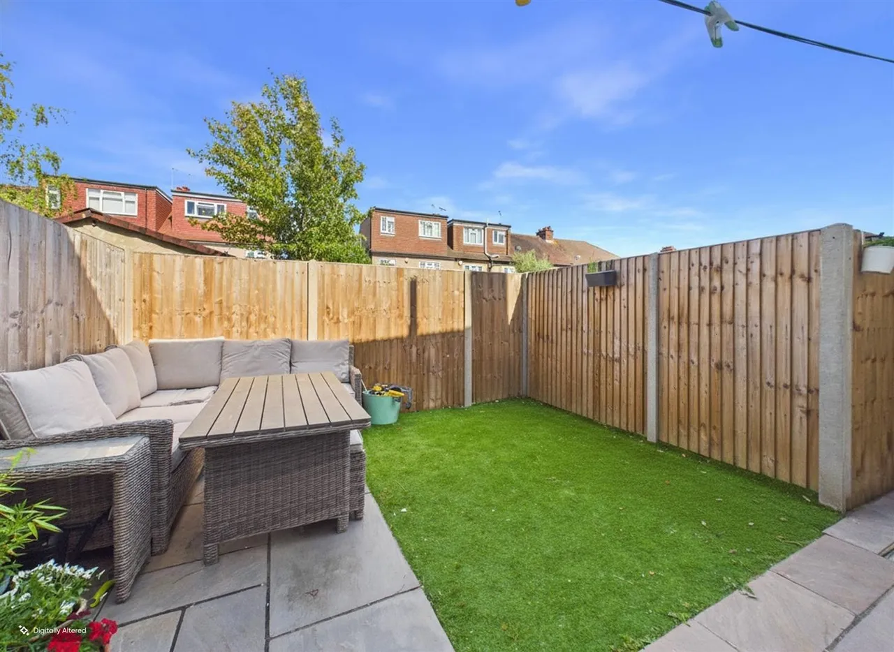 Northdown Close, Ruislip, HA4 6JY, photo 5