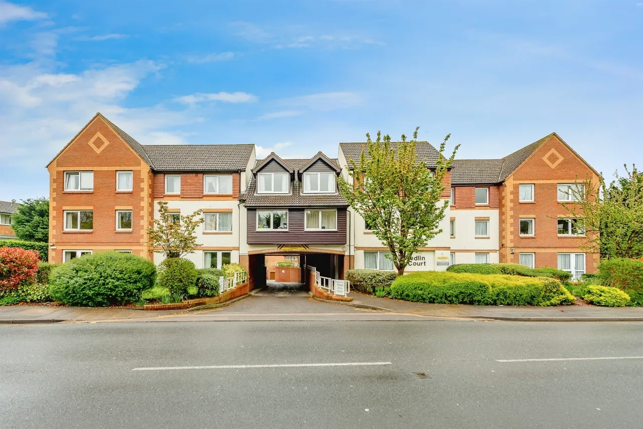 2 bed retirement property for sale — Linkfield Lane, Redhill