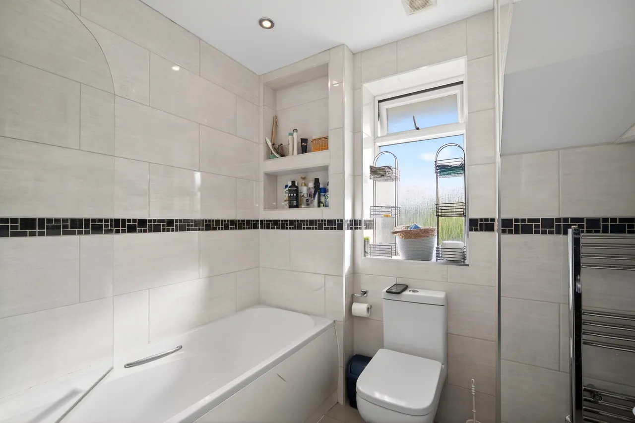 Sussex Road, London, E6, photo 23
