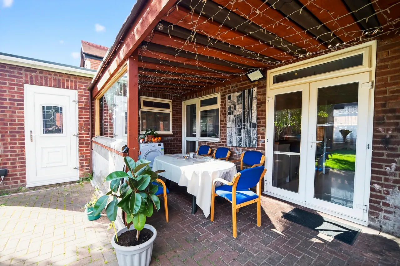 Sussex Road, London, E6, photo 27