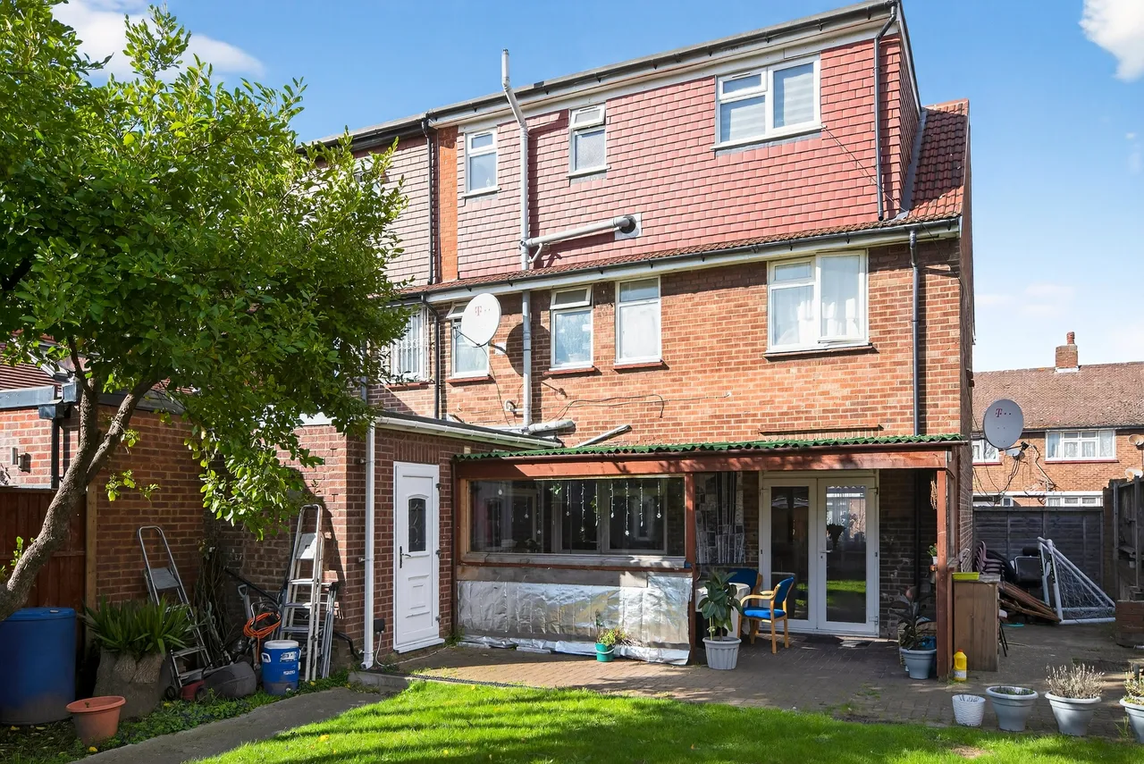 Sussex Road, London, E6, photo 26