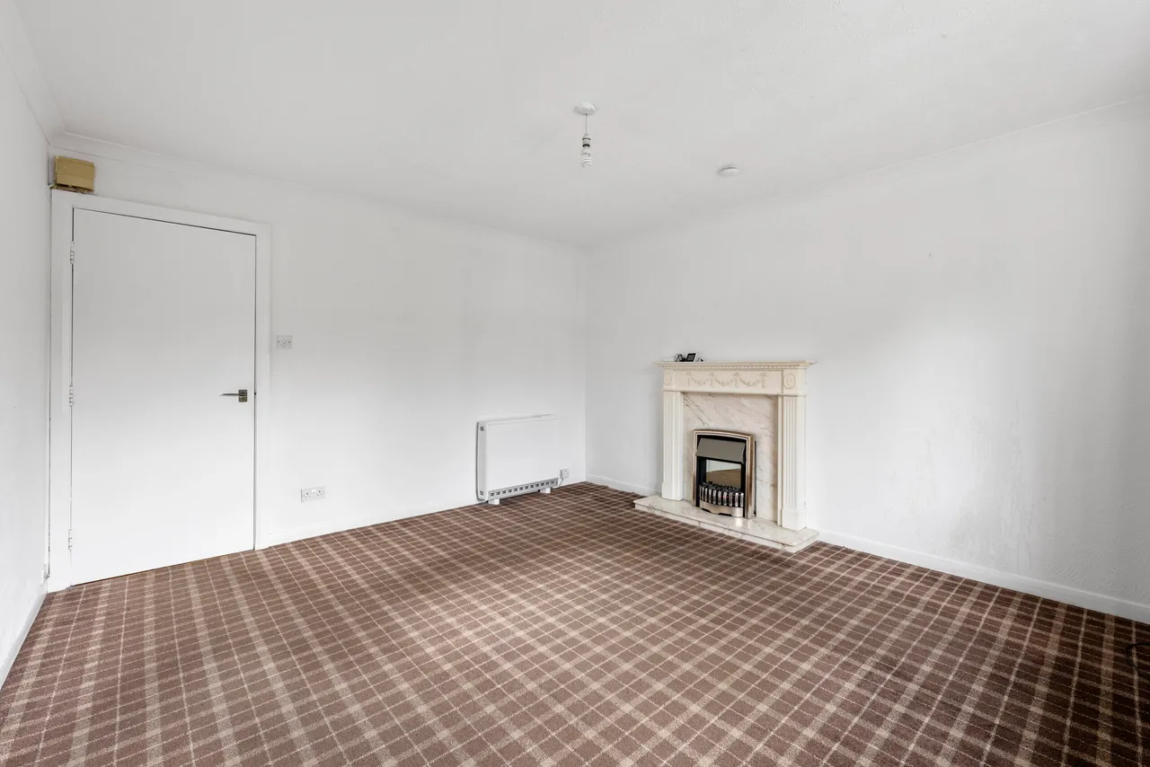 Linnpark Avenue, Netherlee, photo 3