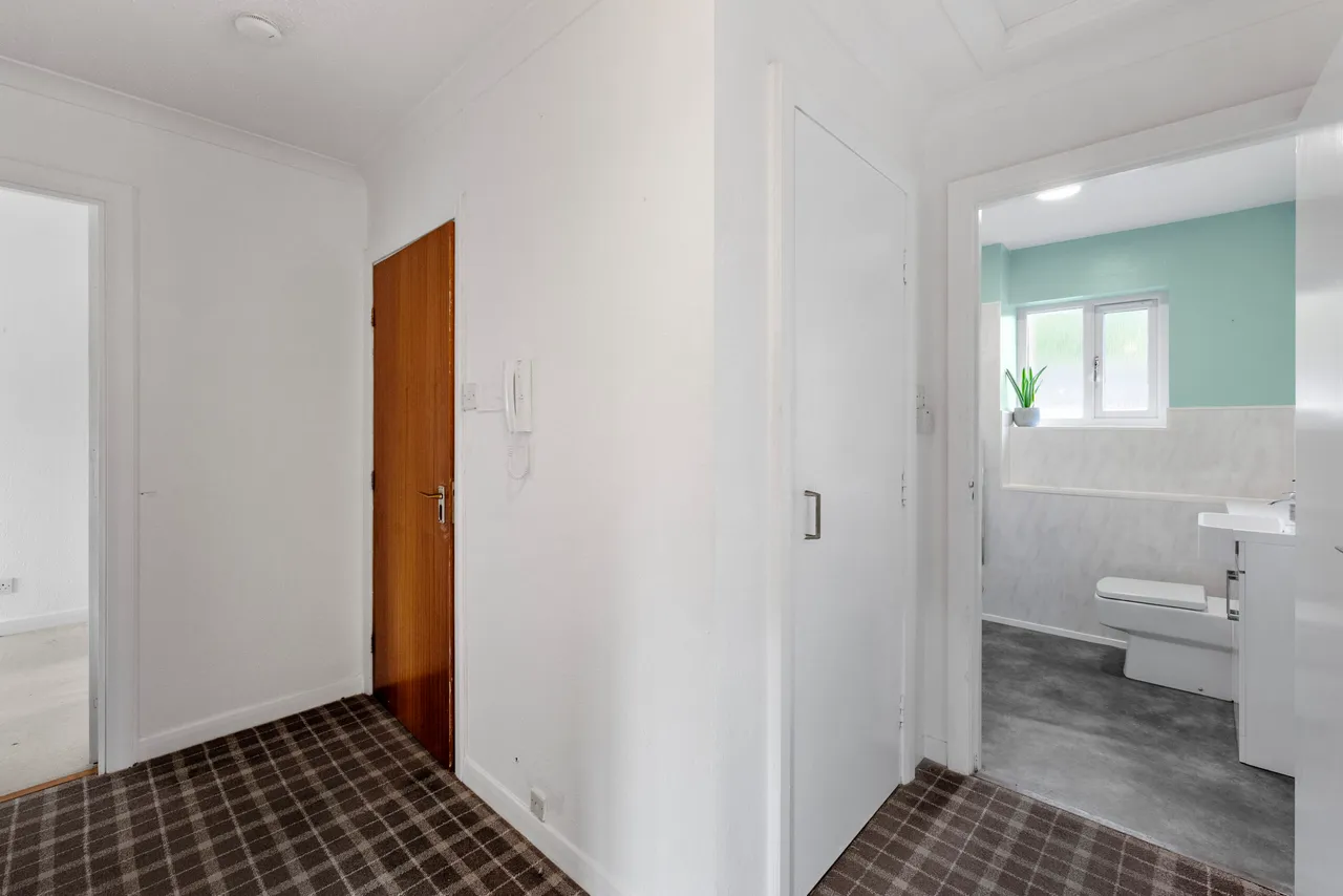 Linnpark Avenue, Netherlee, photo 9