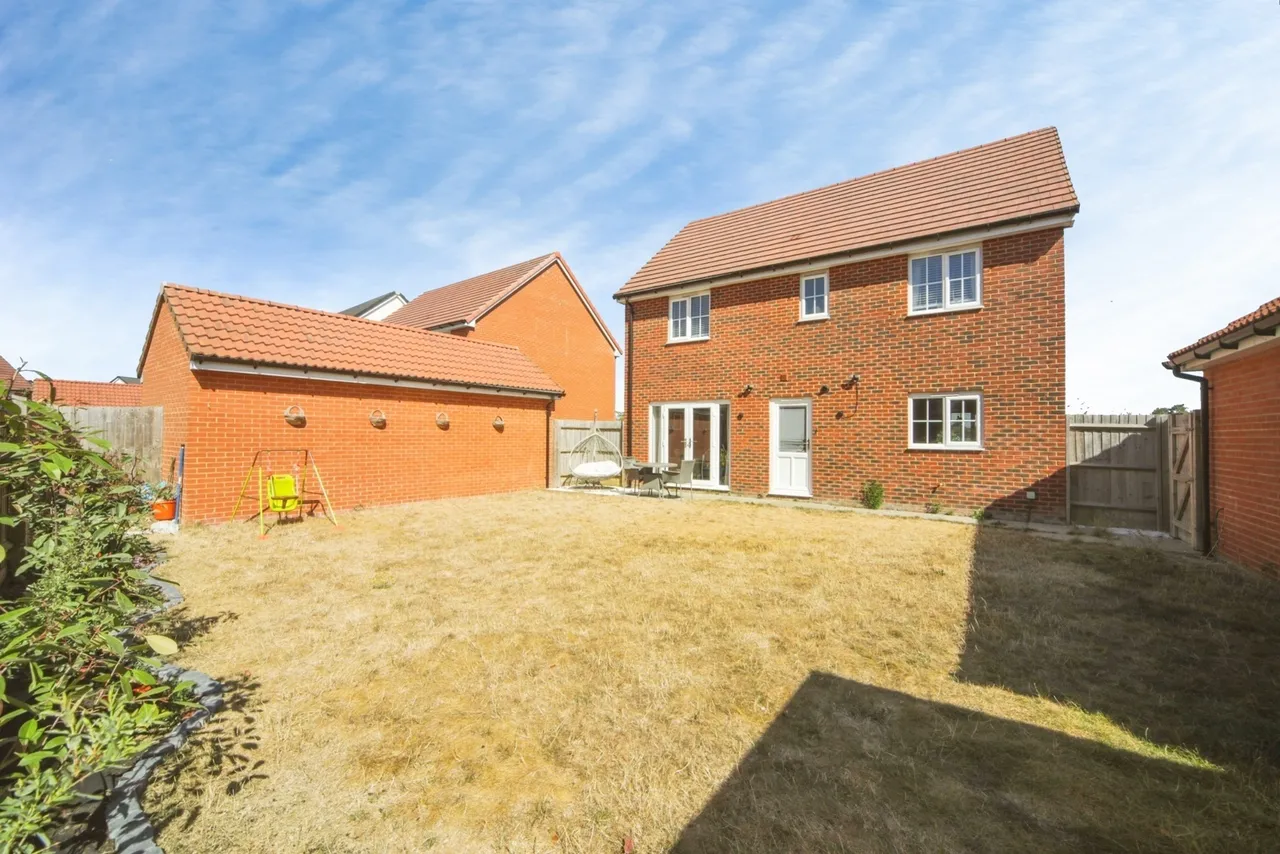 Black Oak Drive, STOWMARKET, Suffolk, IP14, photo 4