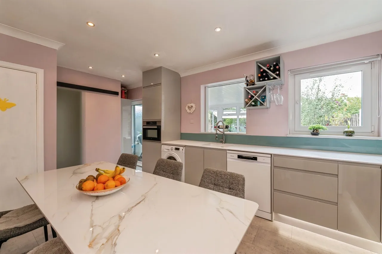 South End Road, Rainham, RM13, photo 19