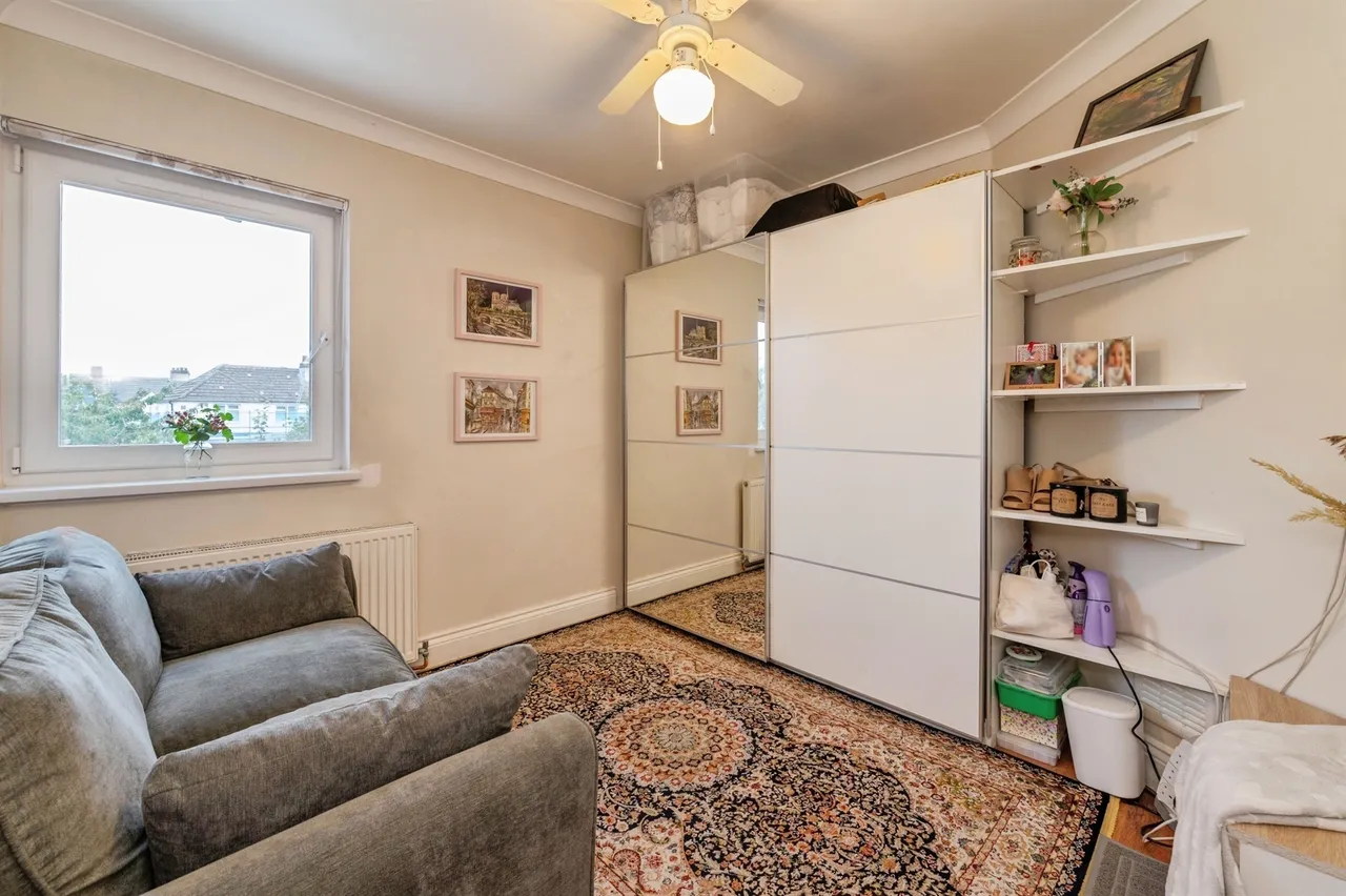 South End Road, Rainham, RM13, photo 14