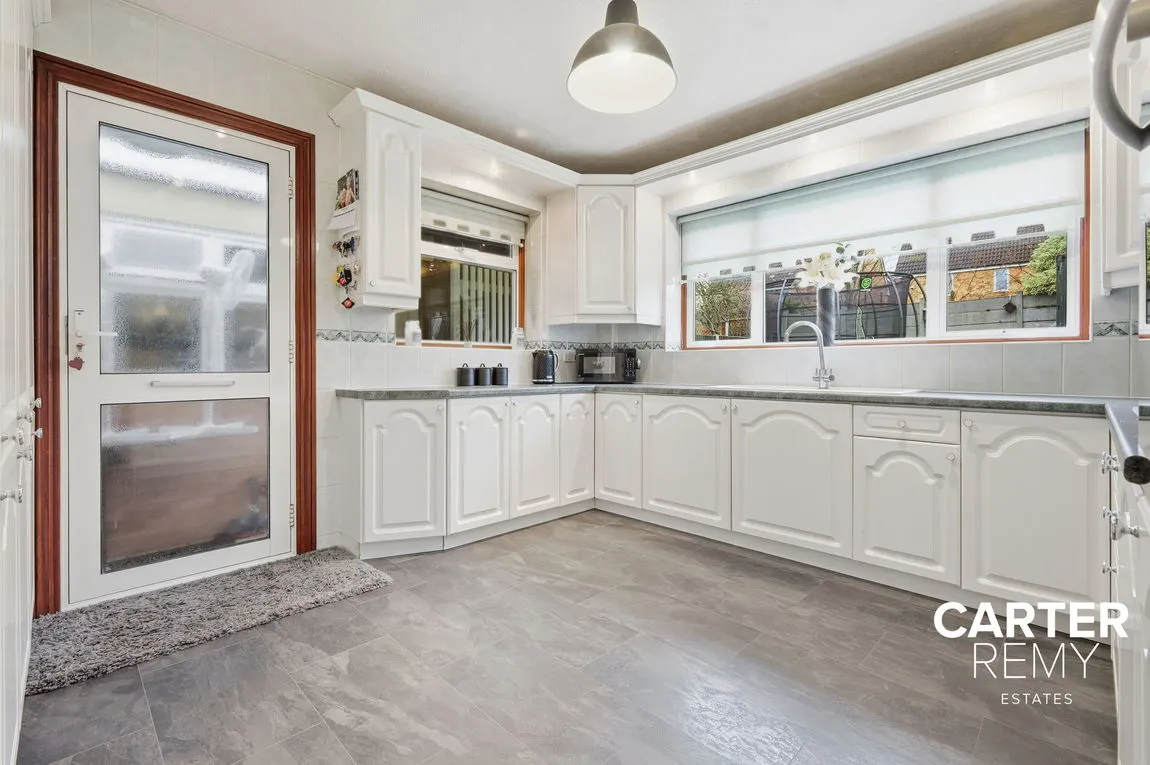 Woodward Close, Grays, RM17 5RP, photo 11