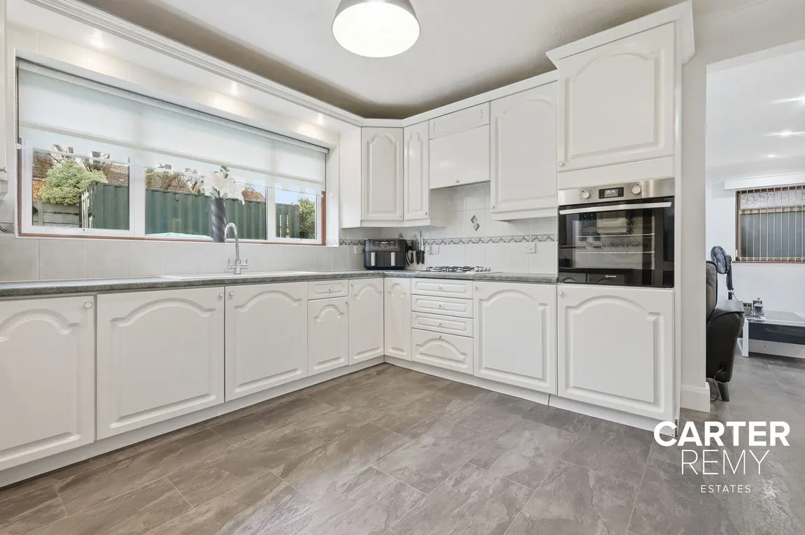 Woodward Close, Grays, RM17 5RP, photo 10