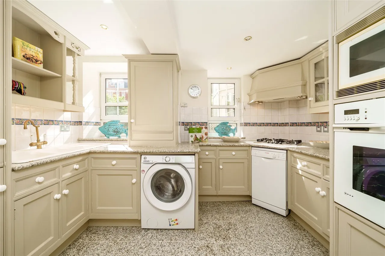 Crown Lodge, 12 Elystan Street, London, SW3, photo 4
