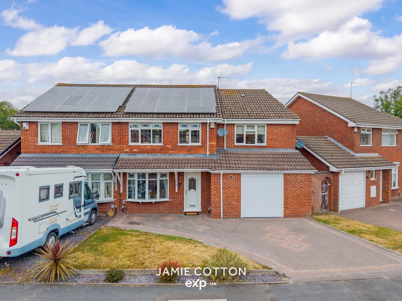 4 bed house for sale, Farmer Way, Tipton, DY4