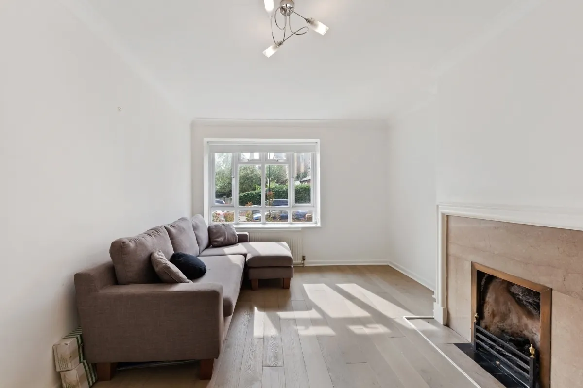 Mapesbury Road, London, NW2, photo 5