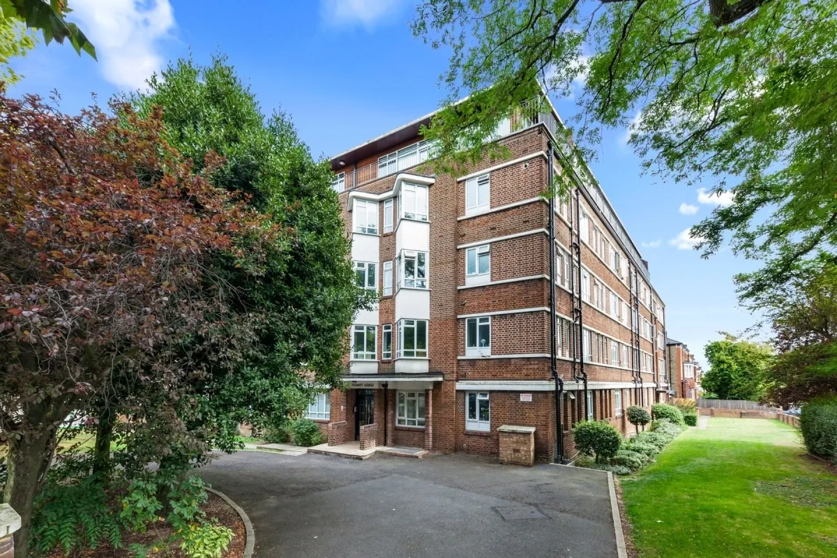Mapesbury Road, London, NW2, photo 9