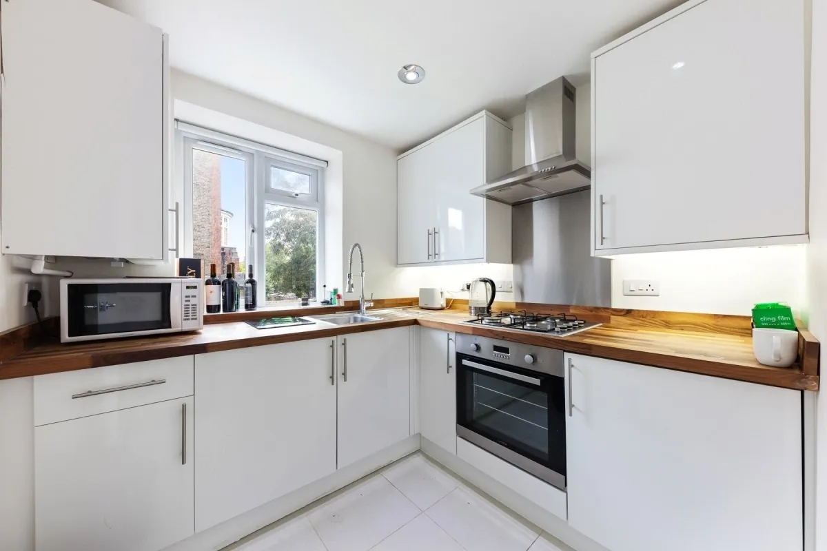 Mapesbury Road, London, NW2, photo 2
