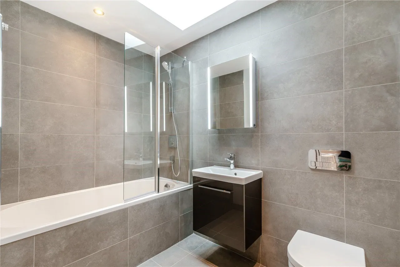 Lambert House, Harrogate, HG1, photo 2