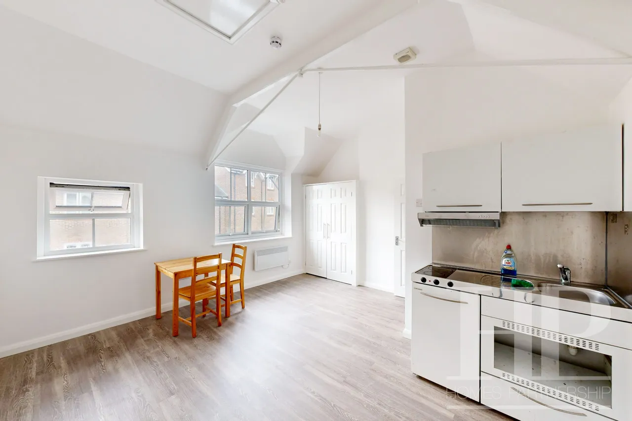 Ifield Road, Crawley, RH11, photo 3