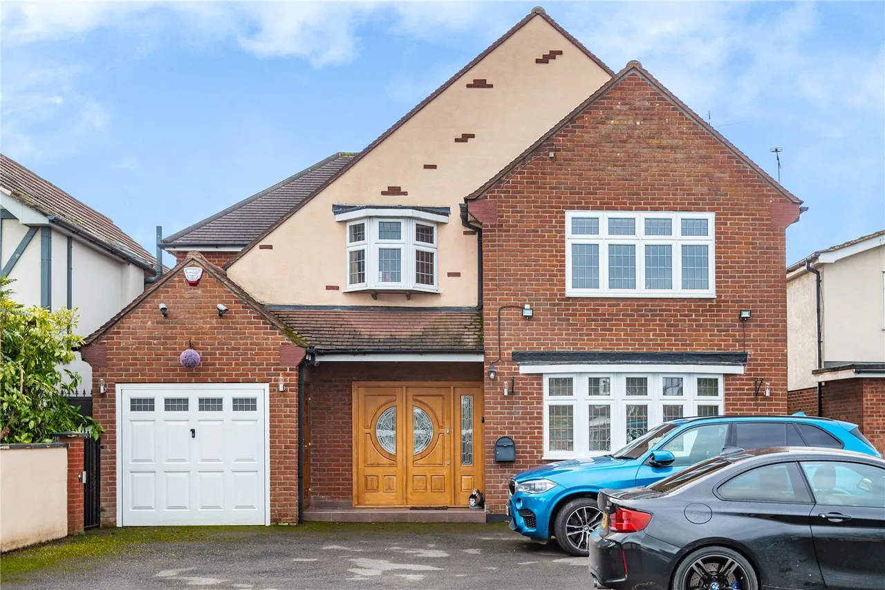 5 bed house for sale, Stapleford Abbotts, Romford, RM4