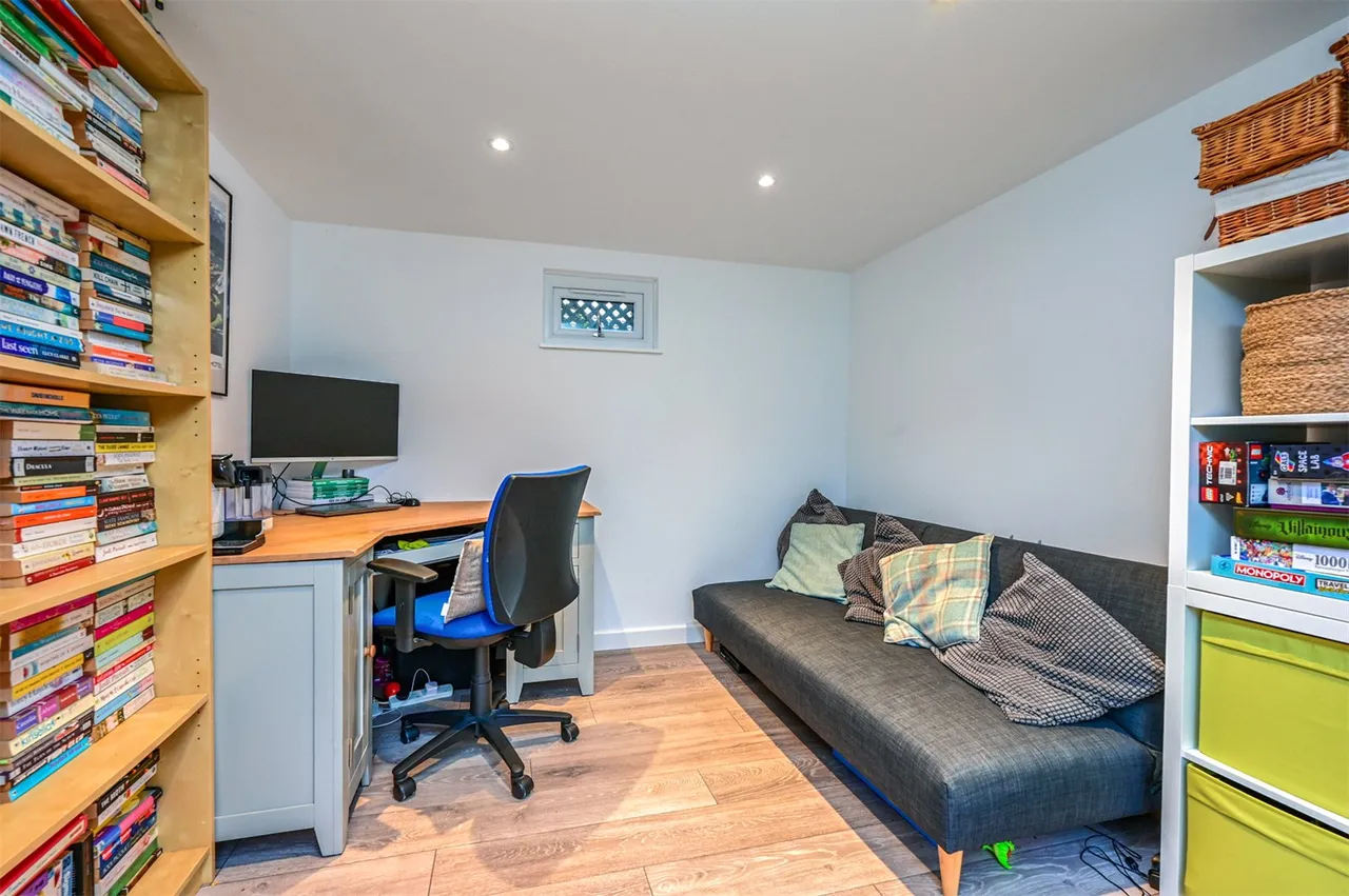 Viney Close, Hook, Hampshire, RG27 9GD, photo 11
