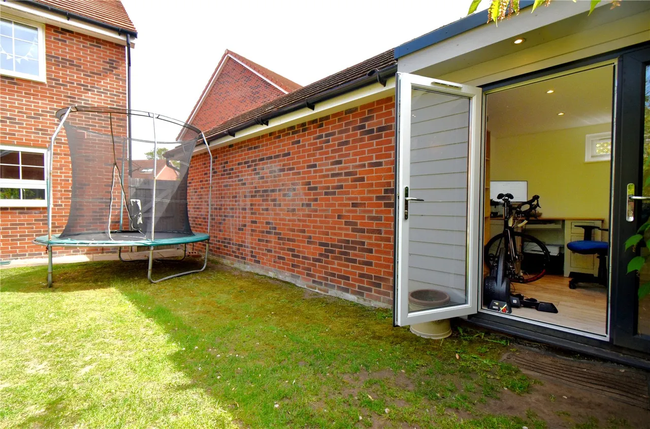Viney Close, Hook, Hampshire, RG27 9GD, photo 14