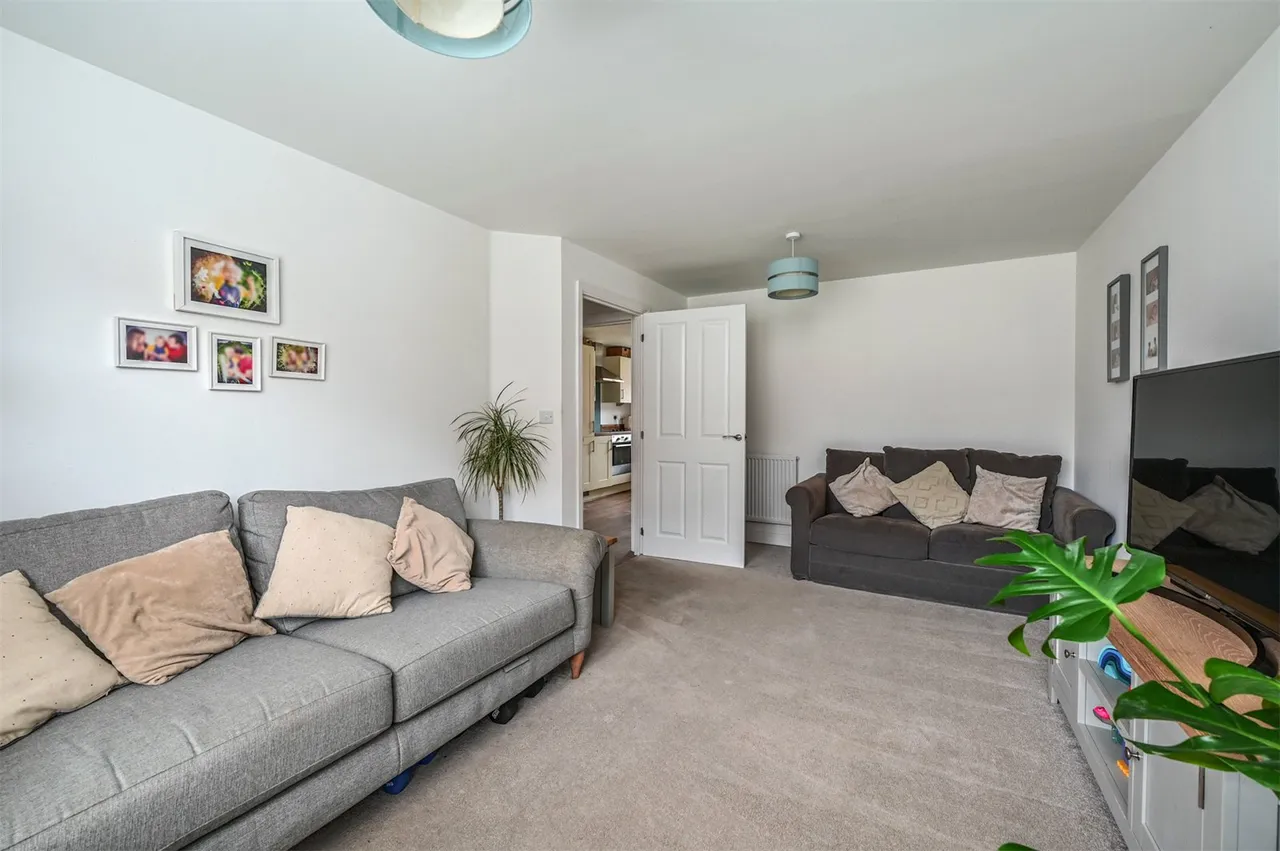 Viney Close, Hook, Hampshire, RG27 9GD, photo 8