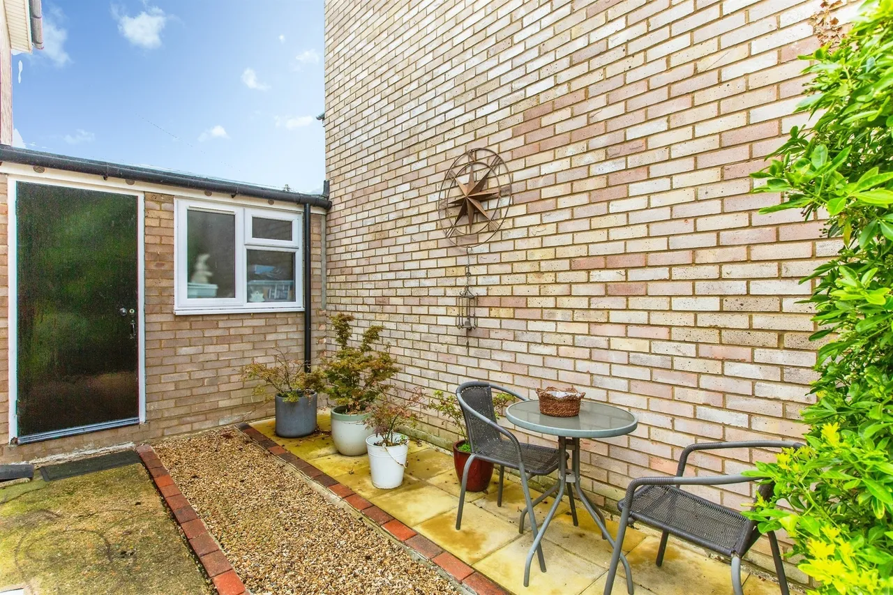 Manor Gardens, Buckden, PE19, photo 18