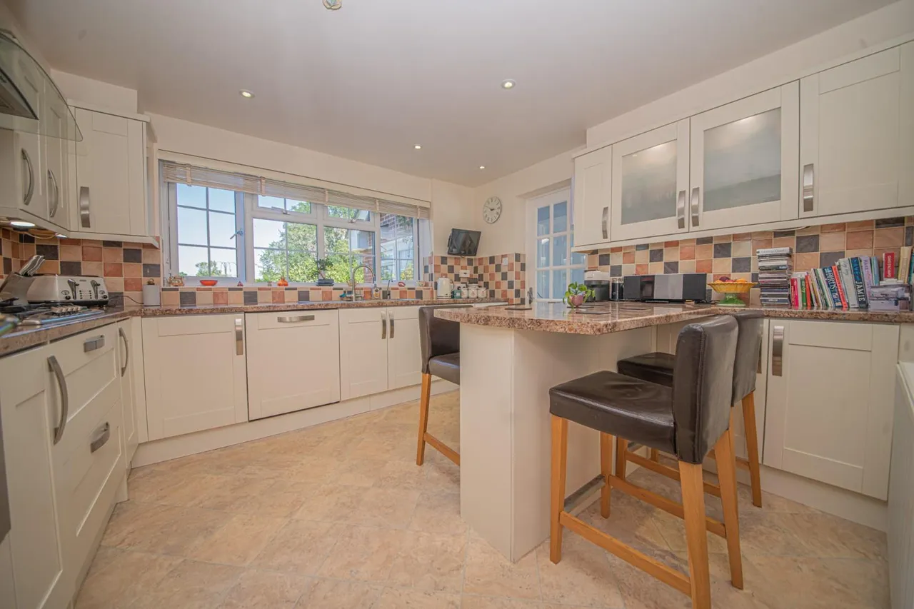 Pendula Way, Bishopstoke, Eastleigh, SO50 6GL, photo 7