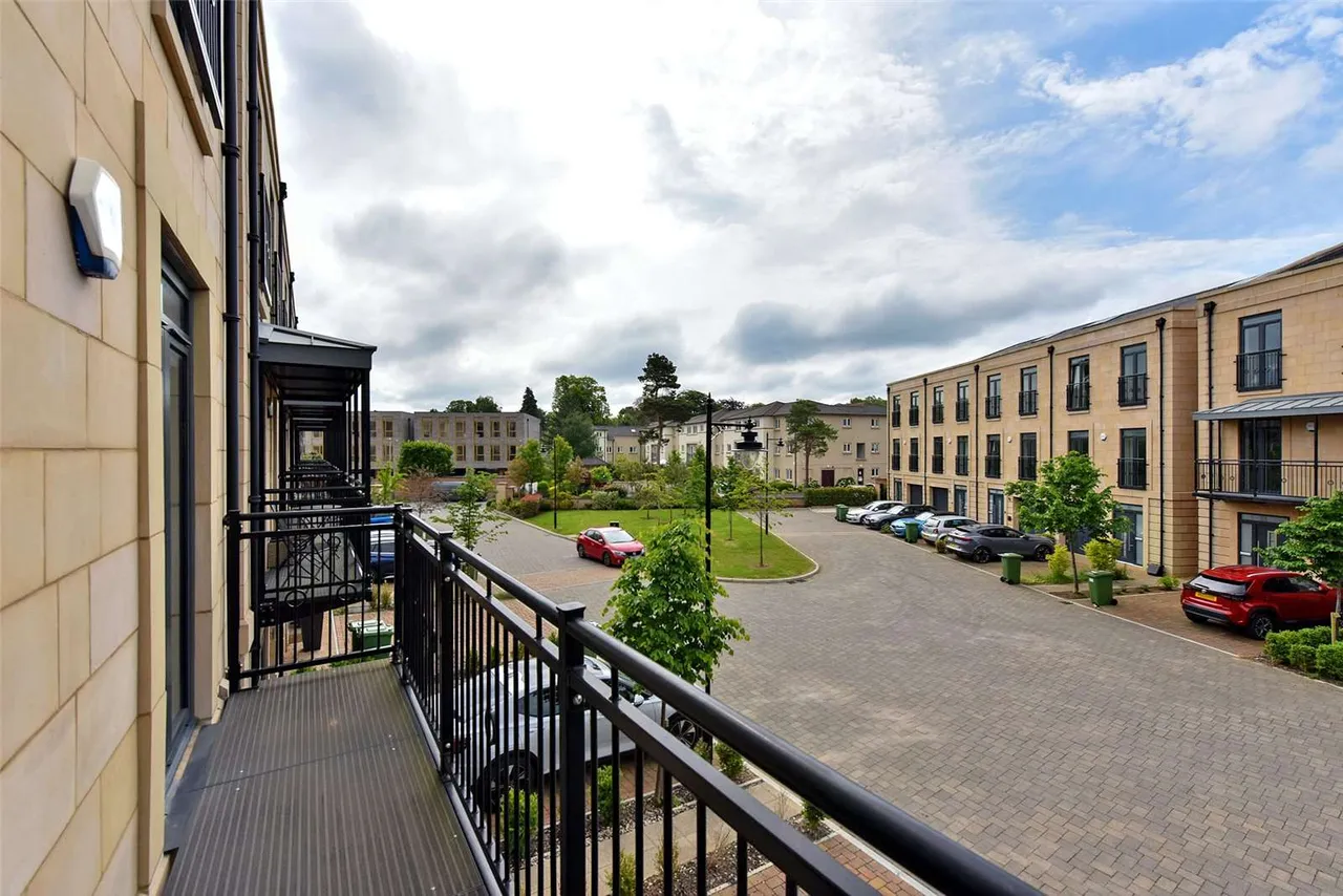 Summerbee Drive, Cheltenham, Gloucestershire, GL51 6TP, photo 10