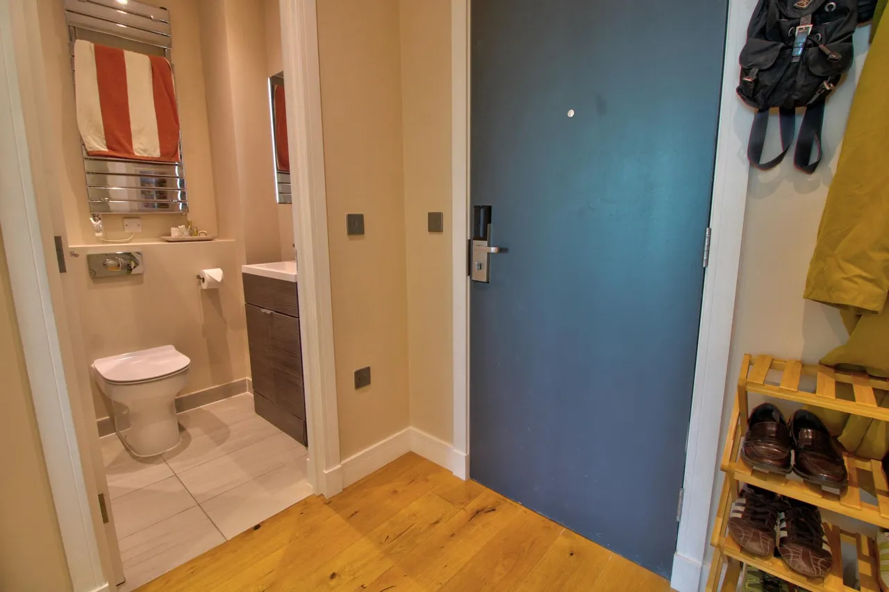 The Ring, Bracknell, RG12, photo 5