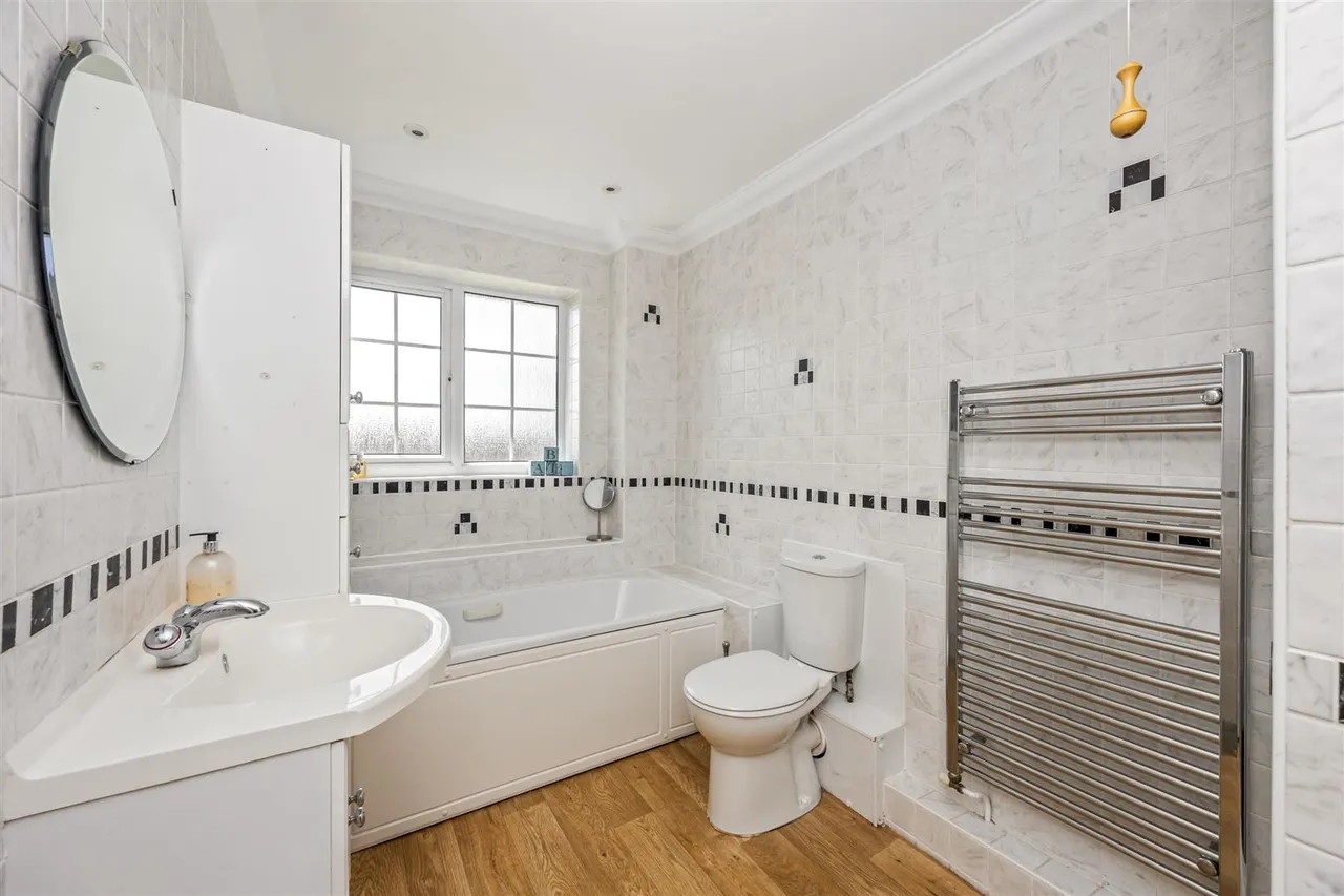 Britts Farm Road, Buxted, Uckfield, East Sussex, TN22 4LZ, photo 19