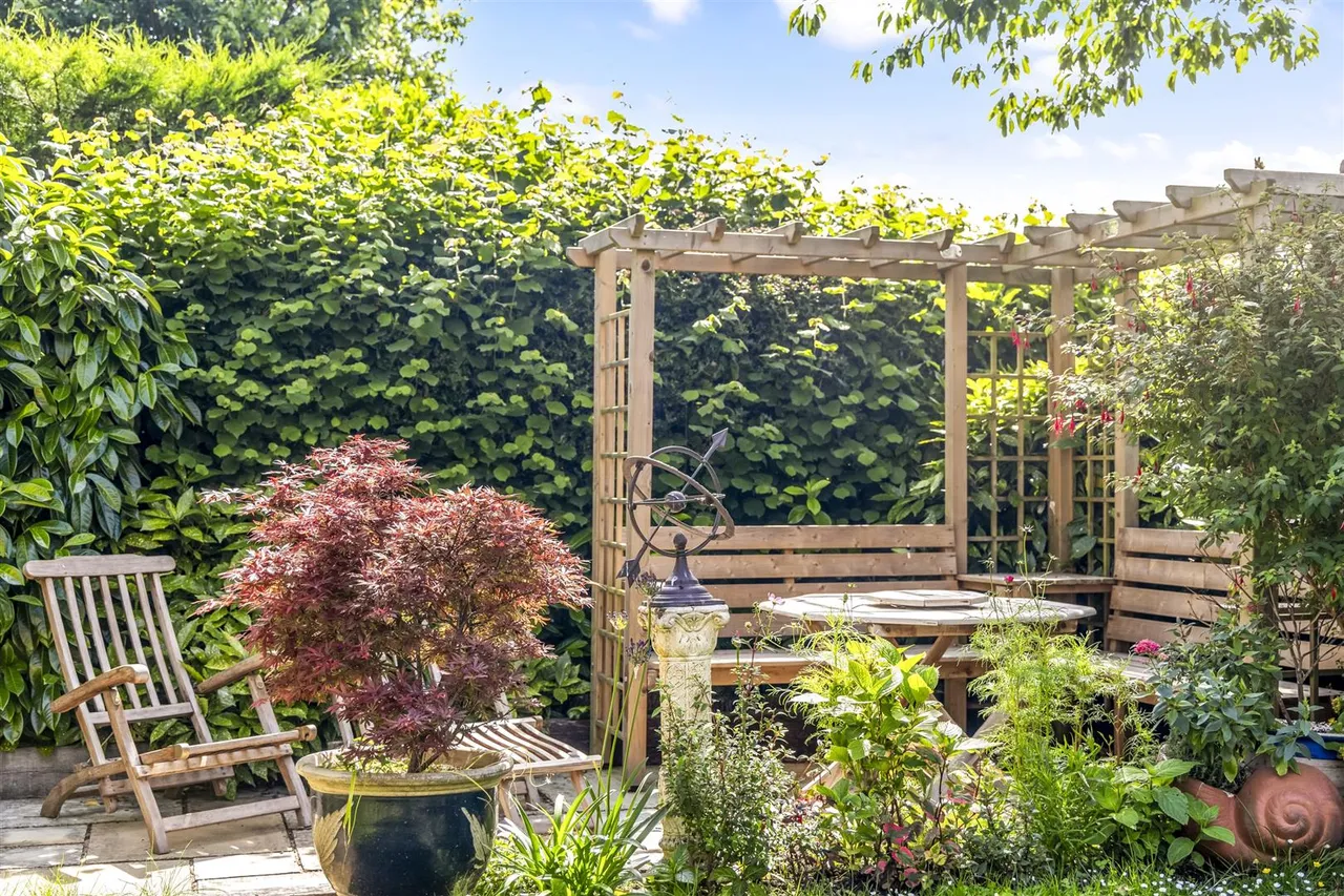 Britts Farm Road, Buxted, Uckfield, East Sussex, TN22 4LZ, photo 24