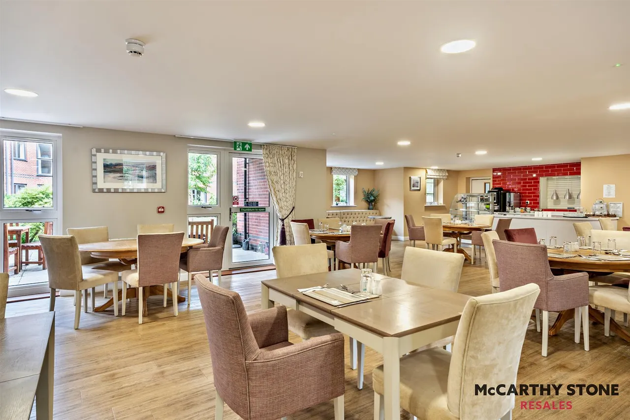 High Street, Hanham, BS15, photo 9