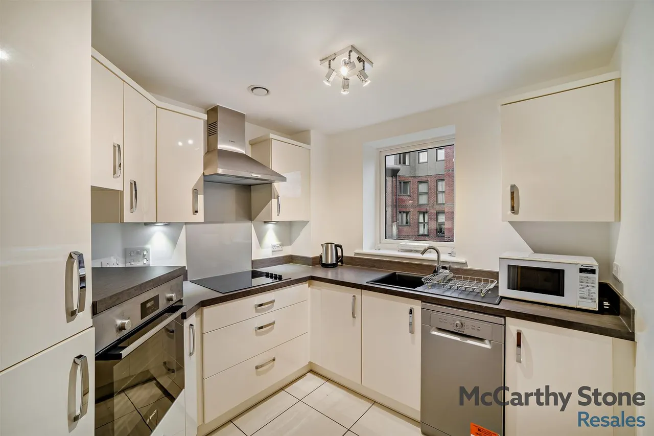 High Street, Hanham, BS15, photo 4