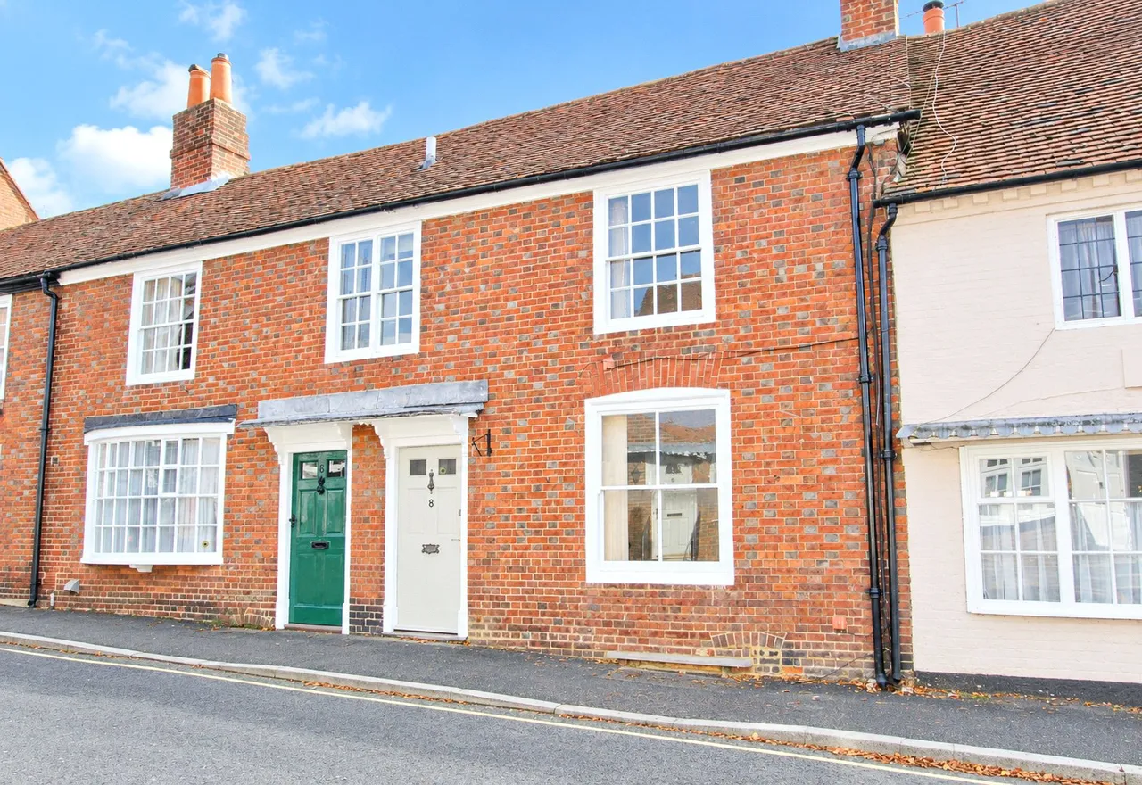 3 bed house to rent, Sheep Street, Petersfield, GU32