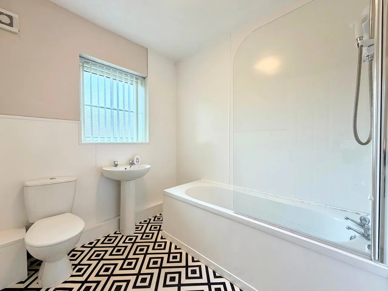 Warrington Road, Prescot, L34, photo 8