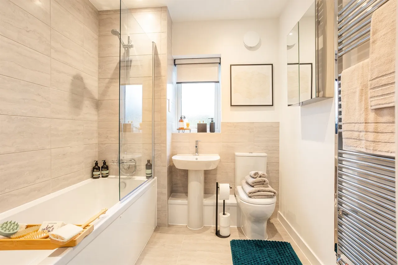 Ghyllgrove Close, Basildon, SS14, photo 8