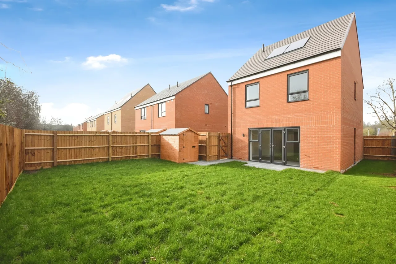 Ghyllgrove Close, Basildon, SS14, photo 9