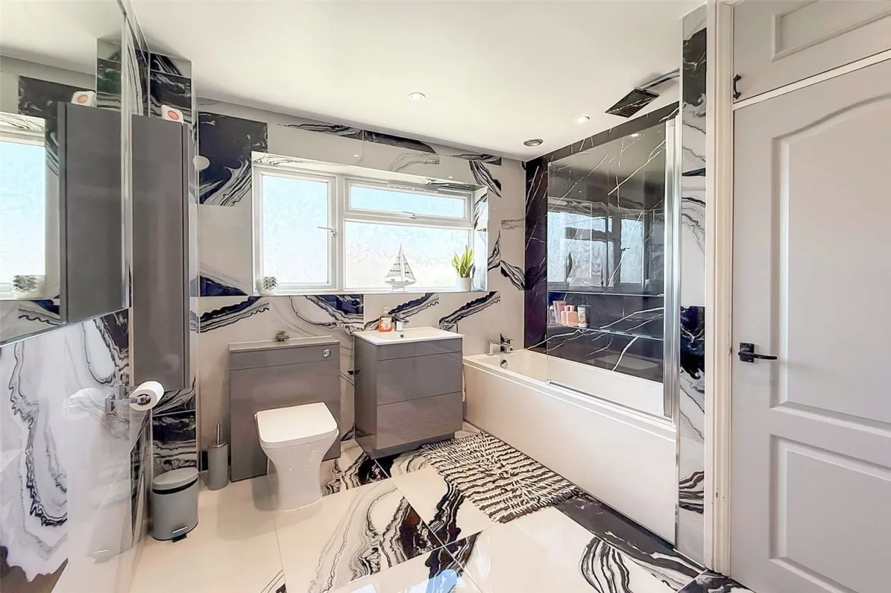 Littlehampton, BN17, photo 15