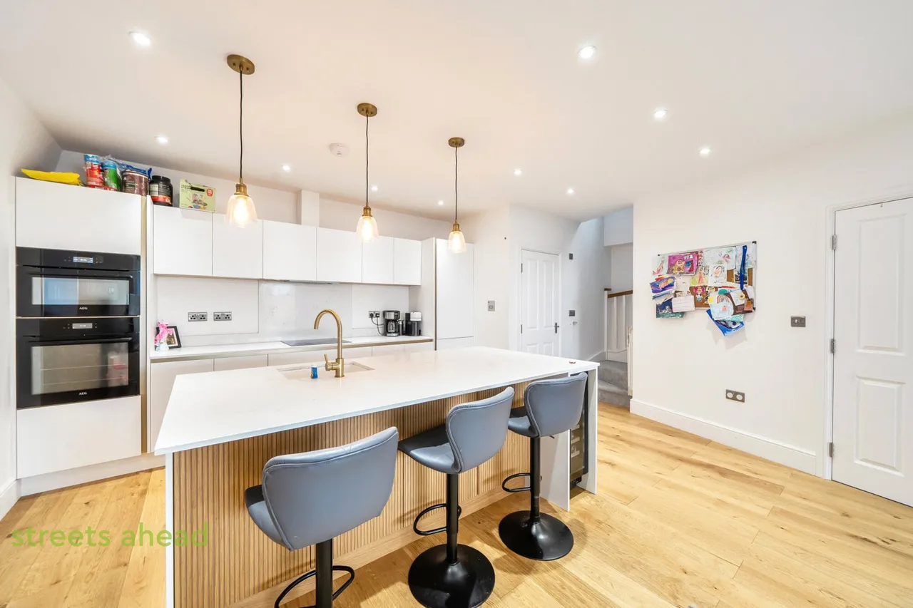 The Grove, Coulsdon, CR5, photo 6