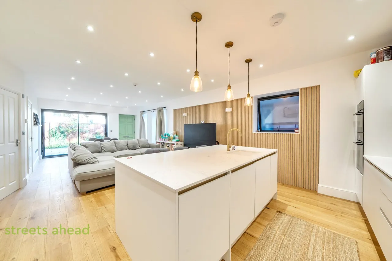 The Grove, Coulsdon, CR5, photo 5