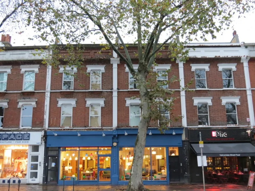 Chiswick High Road, W4, photo 6